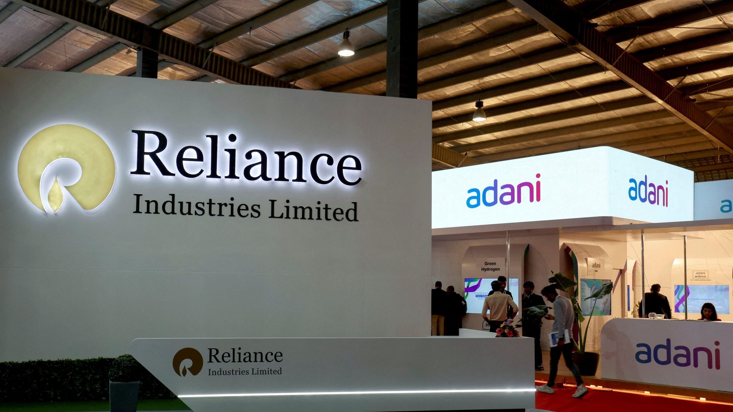 Reliance Industries has put its plans to make lithium-ion battery cells on hold.