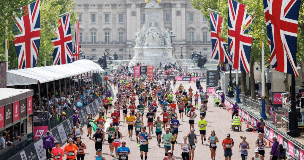 A group of elite runners competing in the London Marathon 2026 free streams broadcast
